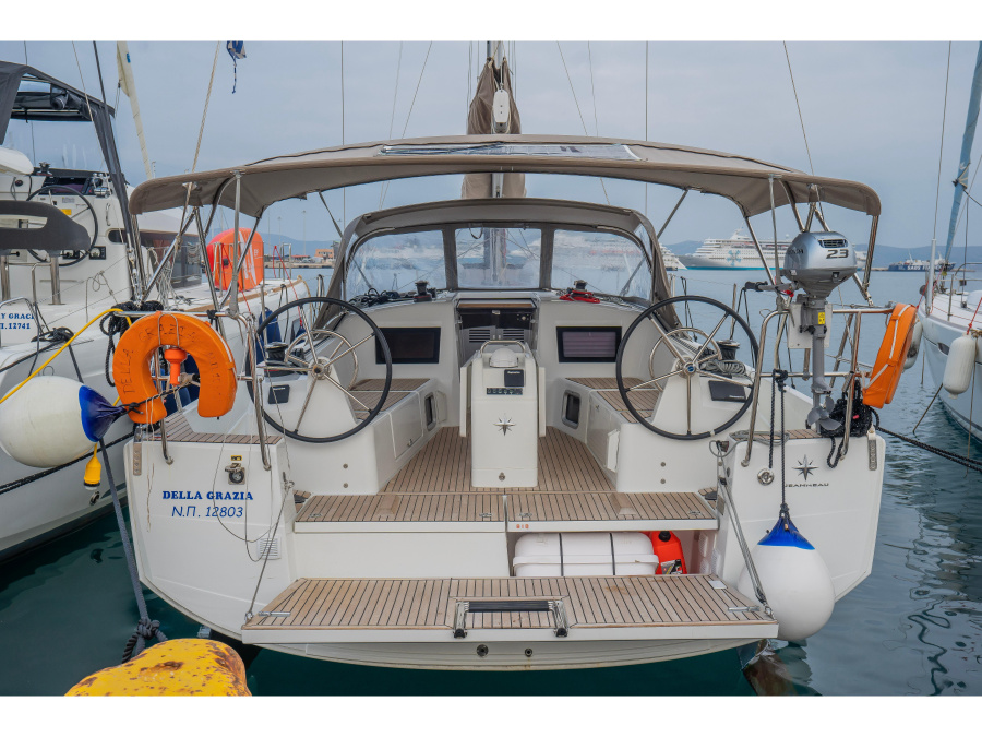 Photo #1 - Sun Odyssey 410 (DELLA GRAZIA) en Main Port - 19091