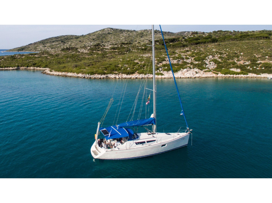 Photo #1 - Sun Odyssey 36i (Izella) en Port of - 4355