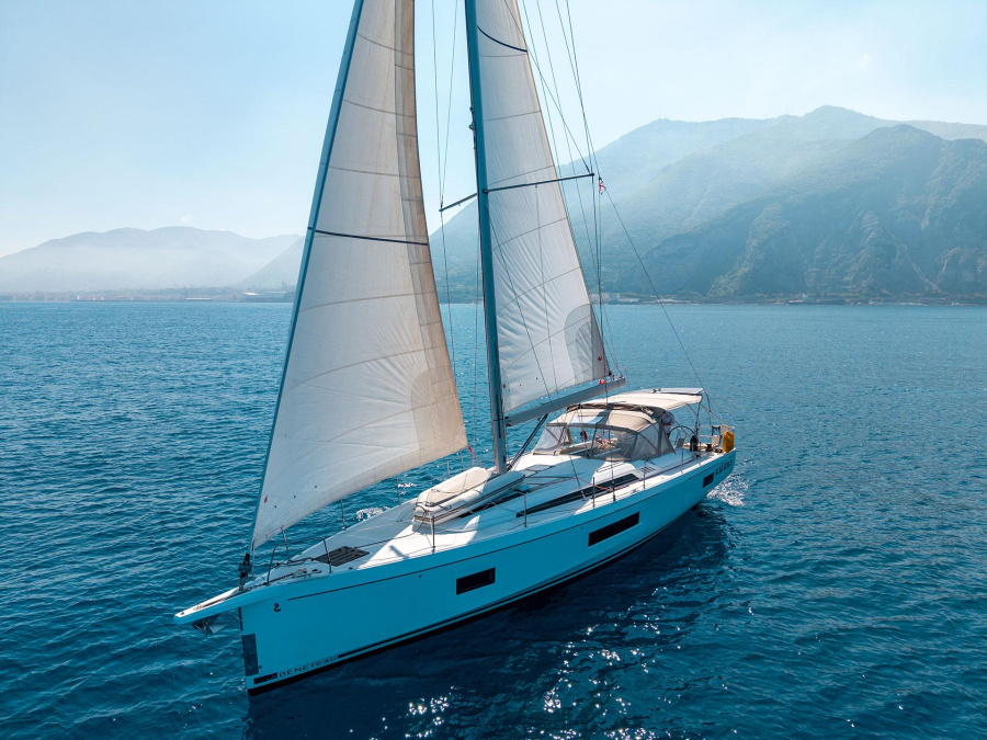 Photo #1 - Oceanis 51.1 (Elettra - Water maker, Solar Panel) en Marina di Stabia - 21286