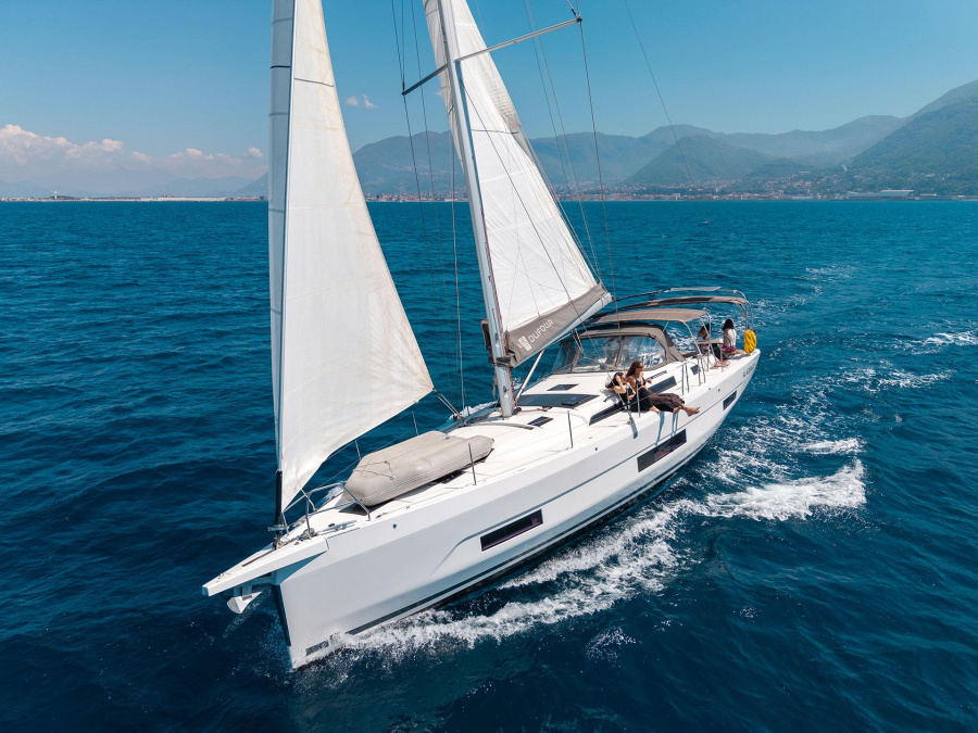 Photo #1 - Dufour 470 (Fortuna - Water maker, Solar Panel) en Marina di Stabia - 21289