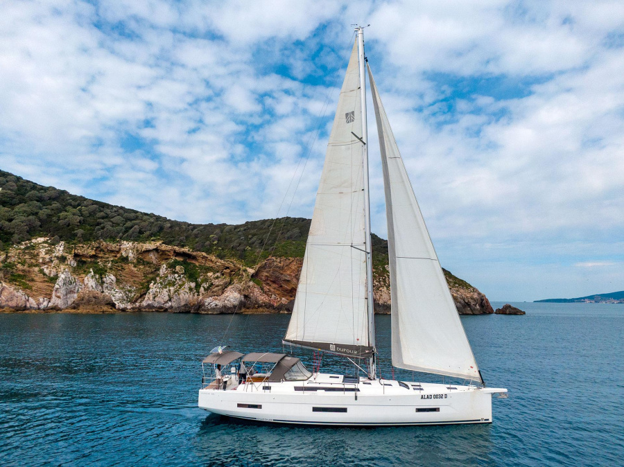 Photo #1 - Dufour 530 (Medea - Water maker, Solar Panel) en Marina di - 19360