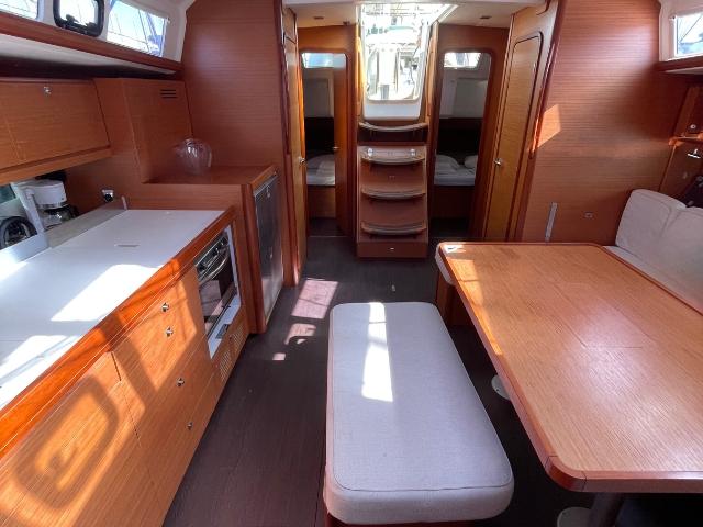 Interior image - 2
