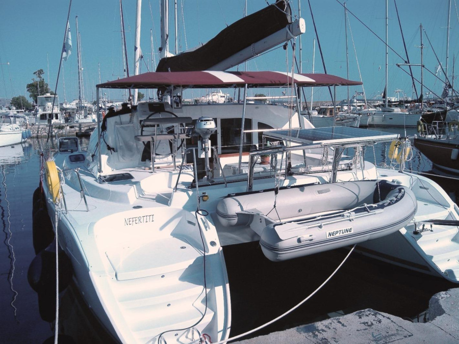 Photo #1 - Lagoon 380 S2 (NEFERTITI) en Marina - 7865