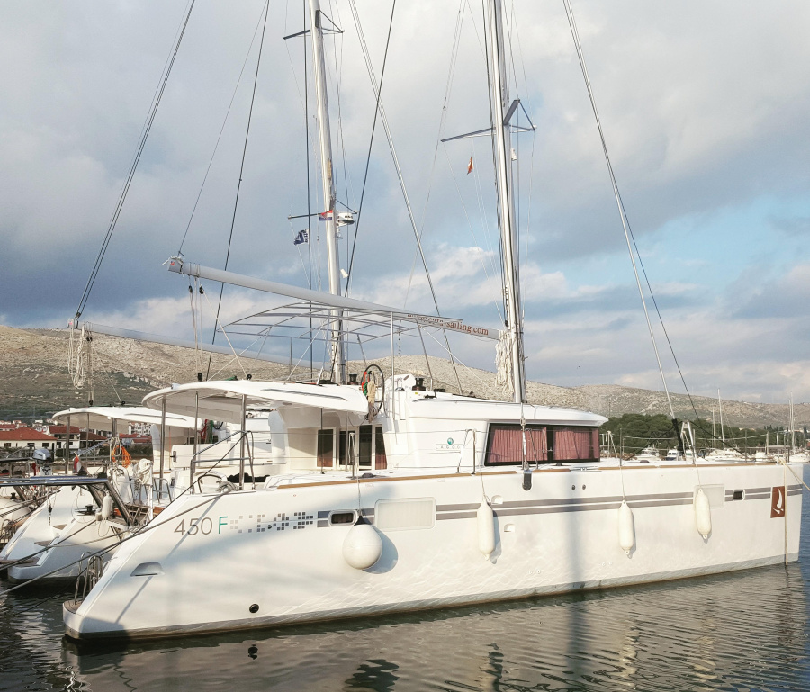 Photo #1 - Lagoon 450 F Luxury (BLUE BERRY) en SCT Marina - 6456