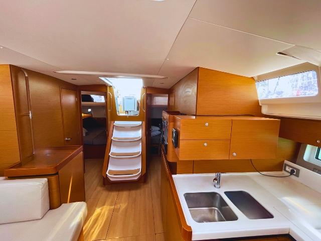 Interior image - 1