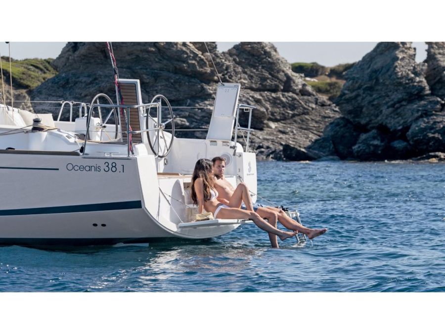Photo #1 - Oceanis 38.1 (Helena) en Ece Marina - 6857