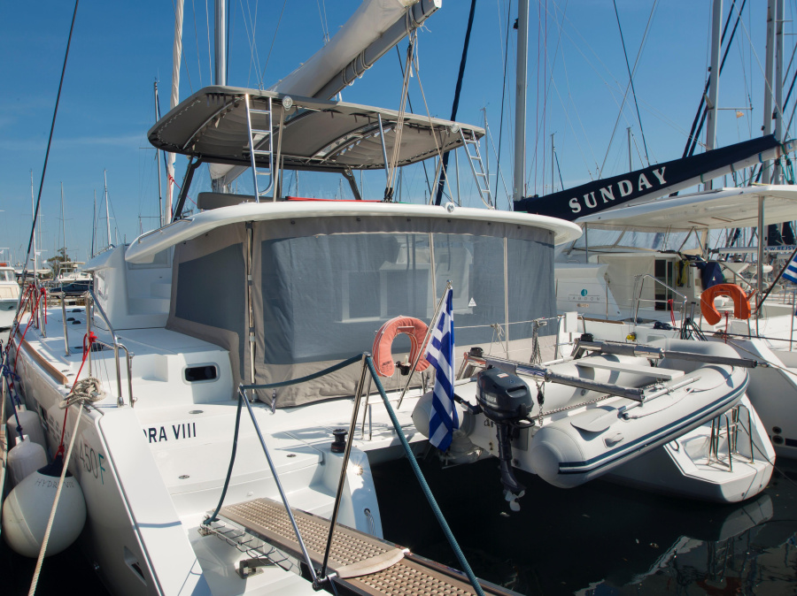 Photo #1 - Lagoon 450  Flybridge (HYDRAVIII) en Alimos Marina - 9012
