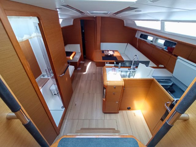 Interior image - 2