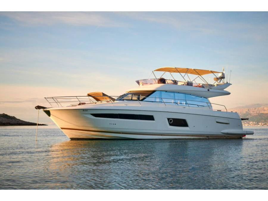 Photo #1 - Prestige 550 Fly (Very Bery) en Marina Kremik - 61326