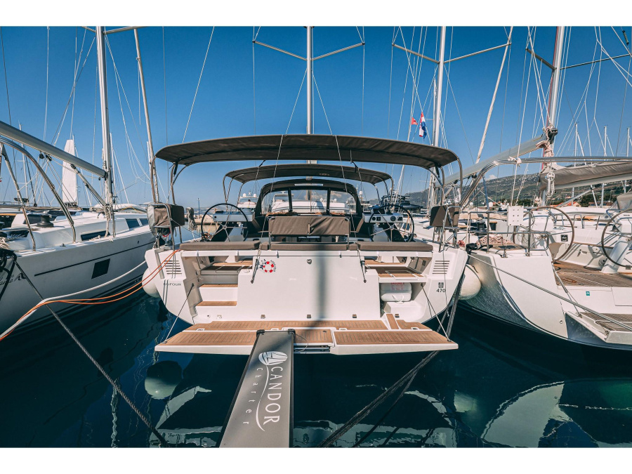 Photo #1 - Dufour 470 owner layout (Angelique) en Marina Kaštela - 7598