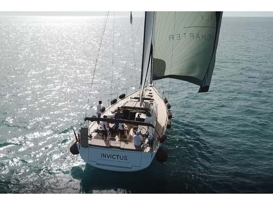 Photo #1 - Dufour 56 Exclusive (INVICTUS) en Marina - 6156