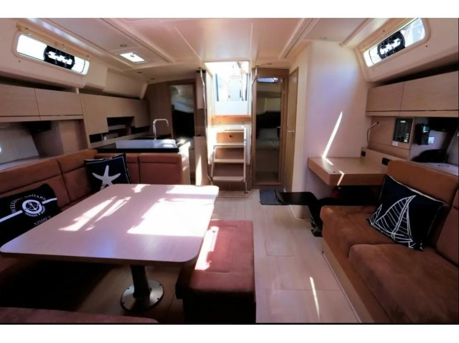 Interior image - 2