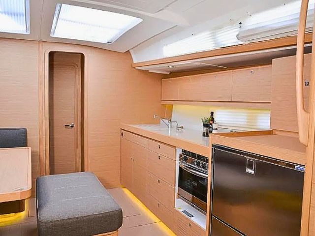 Interior image - 2