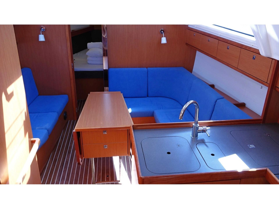 Interior image - 2