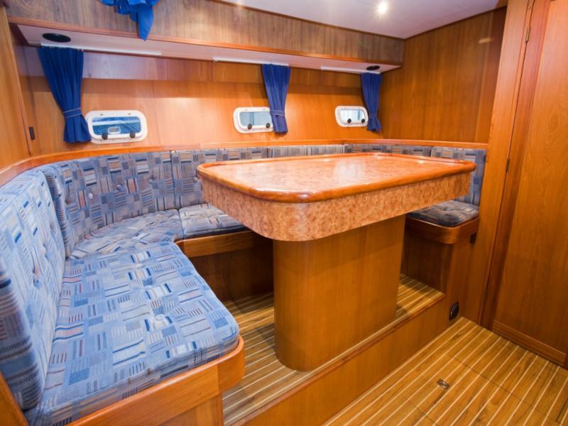 Interior image - 2