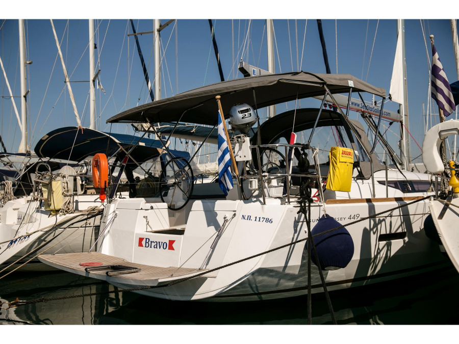 Photo #1 - Sun Odyssey 449 (Bravo) en Alimos Marina - 4401