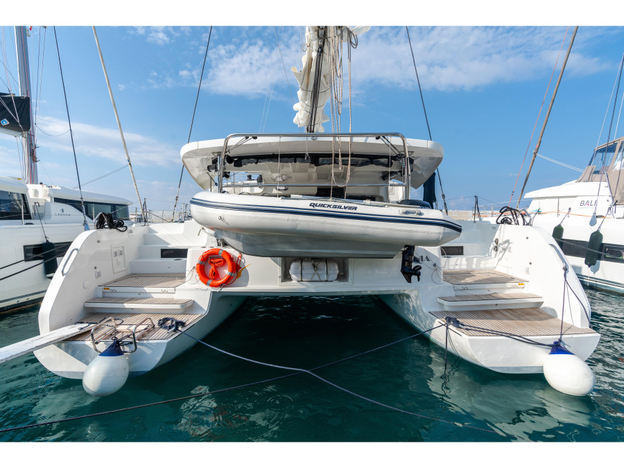 Photo #1 - Lagoon 46 (Sonia - Premium Line) en Porto di Castellammare del Golfo - 8577
