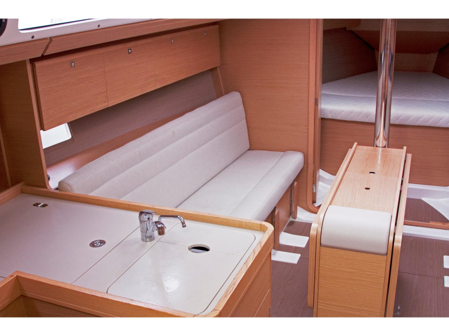 Interior image - 2