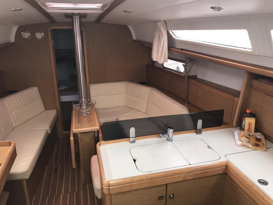 Interior image - 2