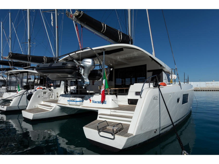Photo #1 - Lagoon 42 (Nacatuli - Standard line) en Marina - 24479