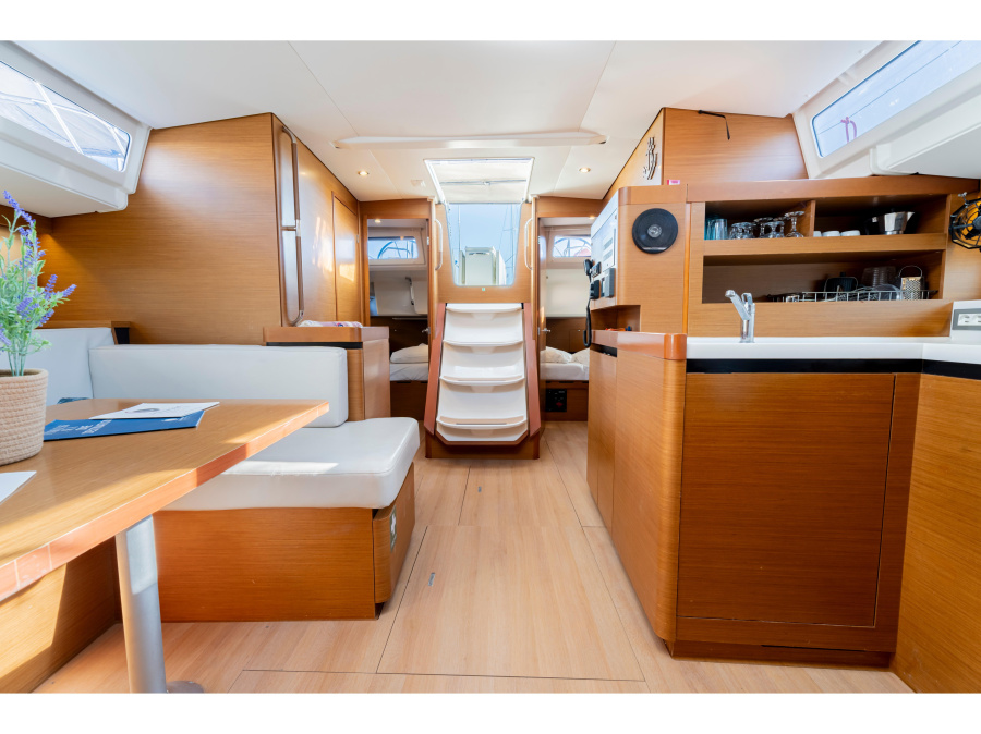Interior image - 1