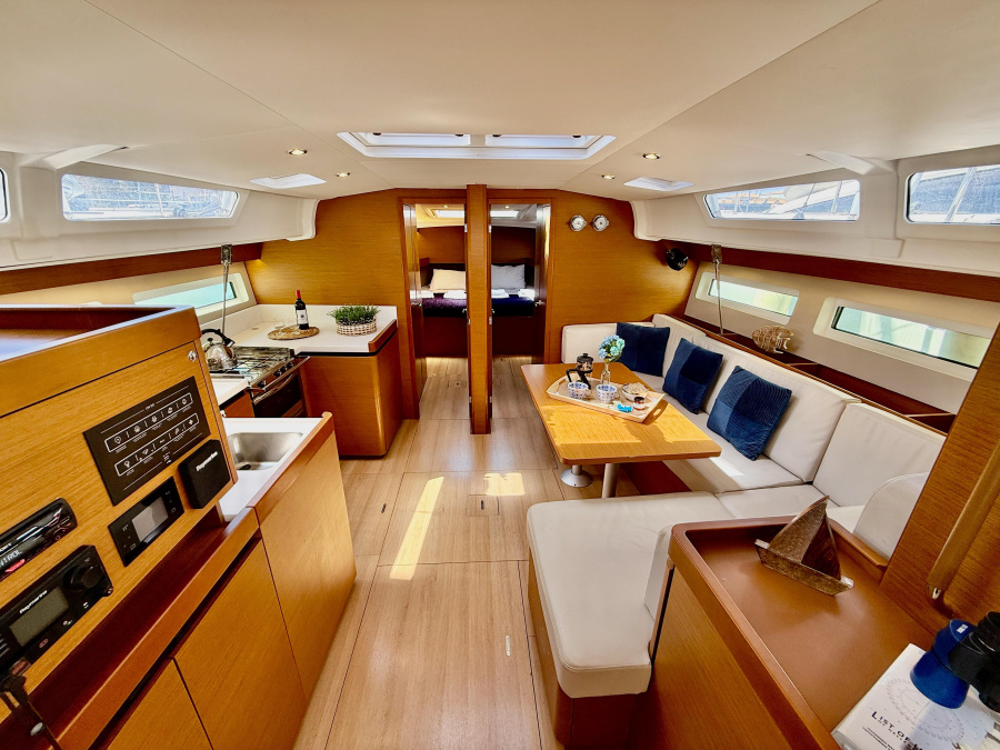 Interior image - 1