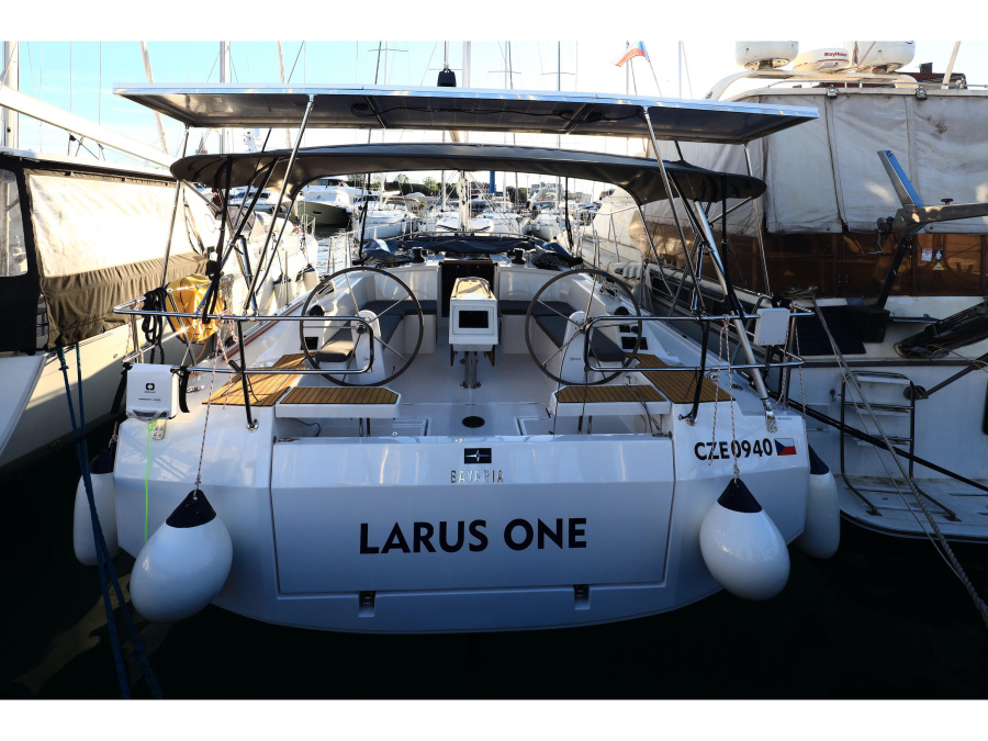 Photo #1 - Bavaria C42 (Larus One) en Marina - 9221