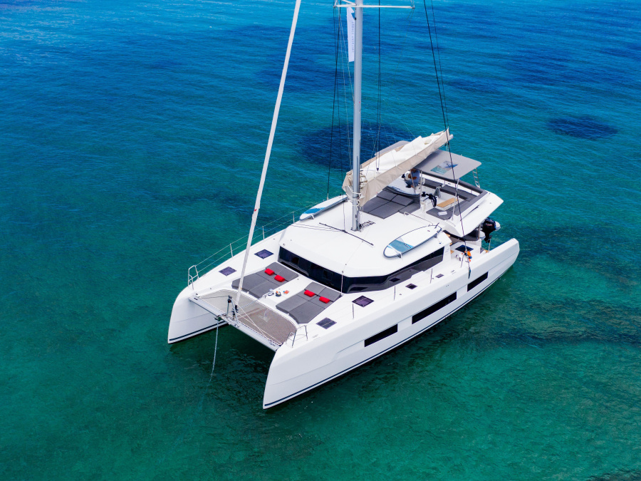 Photo #1 - Dufour 48 Catamaran (Mojito) en Port of Lefkas - 7786