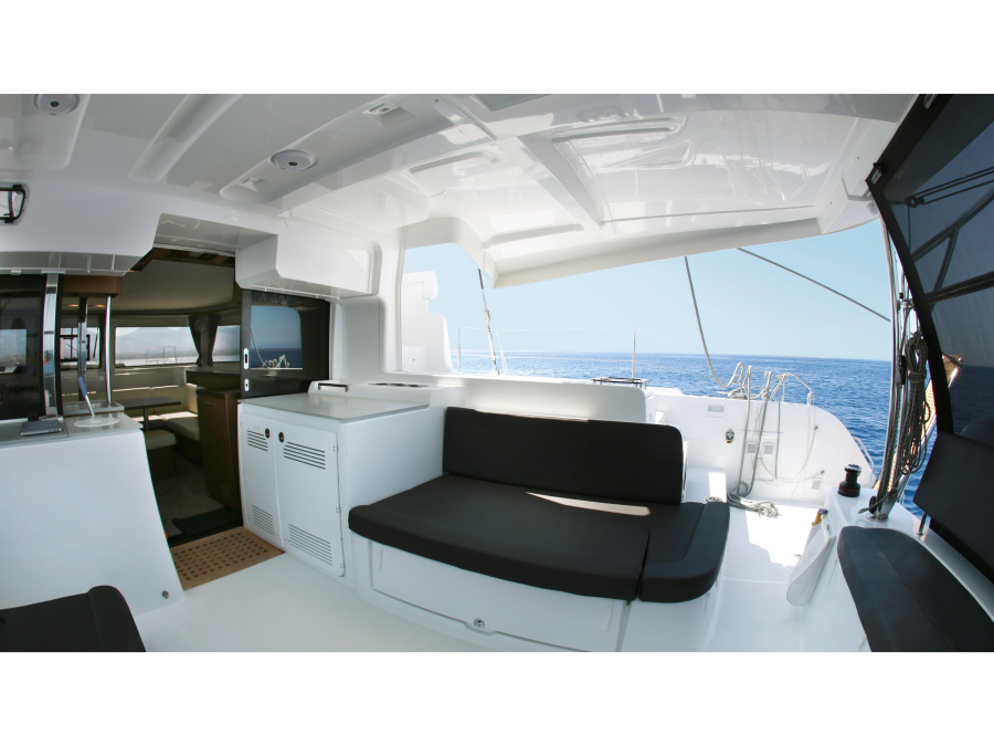 Photo #1 - Lagoon 46 (Barchetta IV) en Marina Zeas - 13734