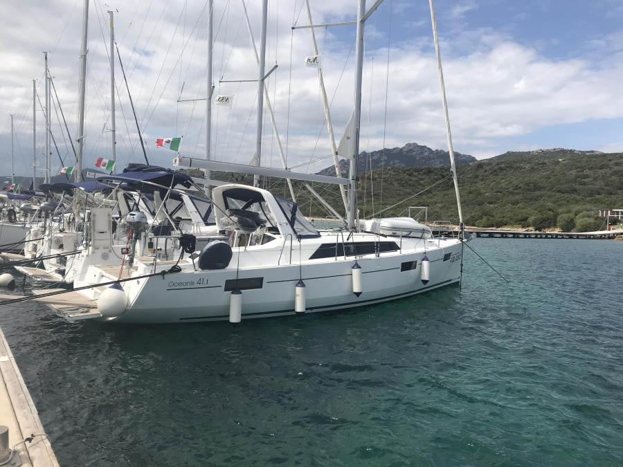 Photo #1 - Oceanis 41.1 (Achemar) en Marina - 9861