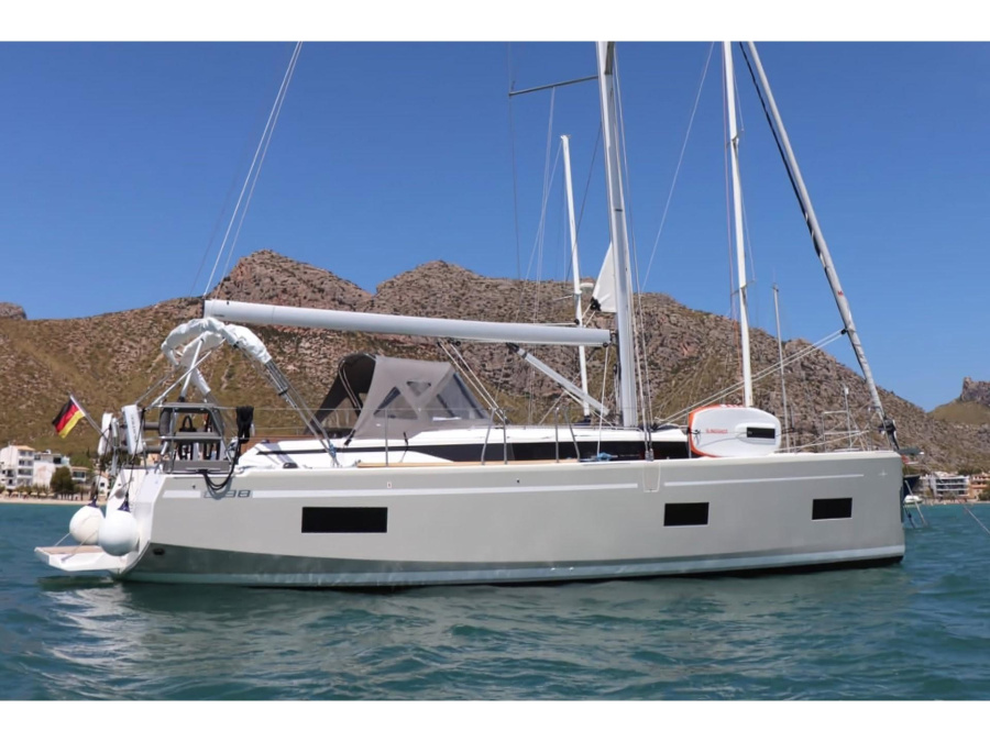 Photo #1 - Bavaria C38 (Levante) en Marina Naviera Balear - 10909