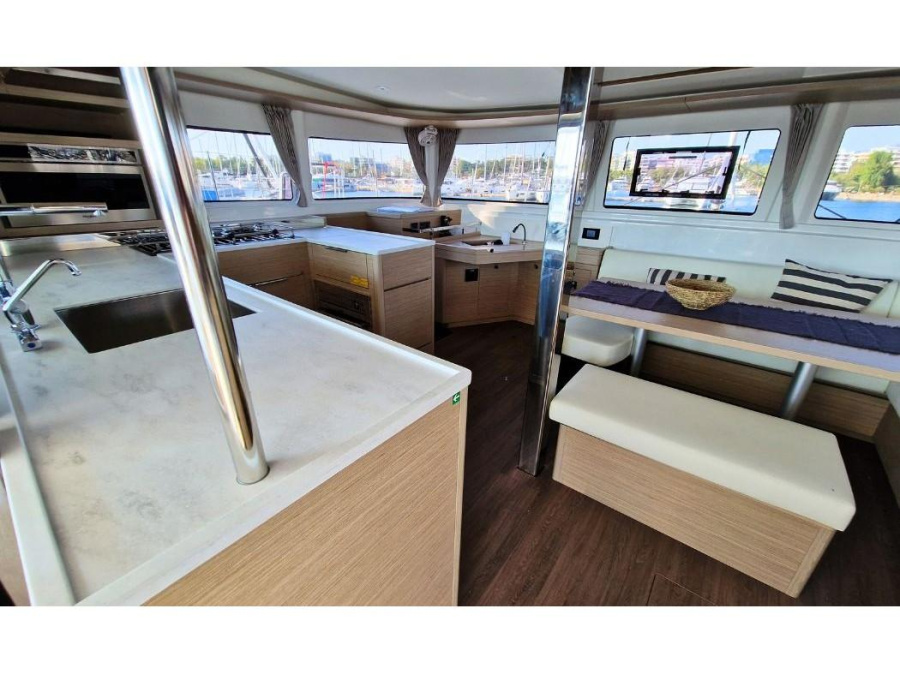 Interior image - 2