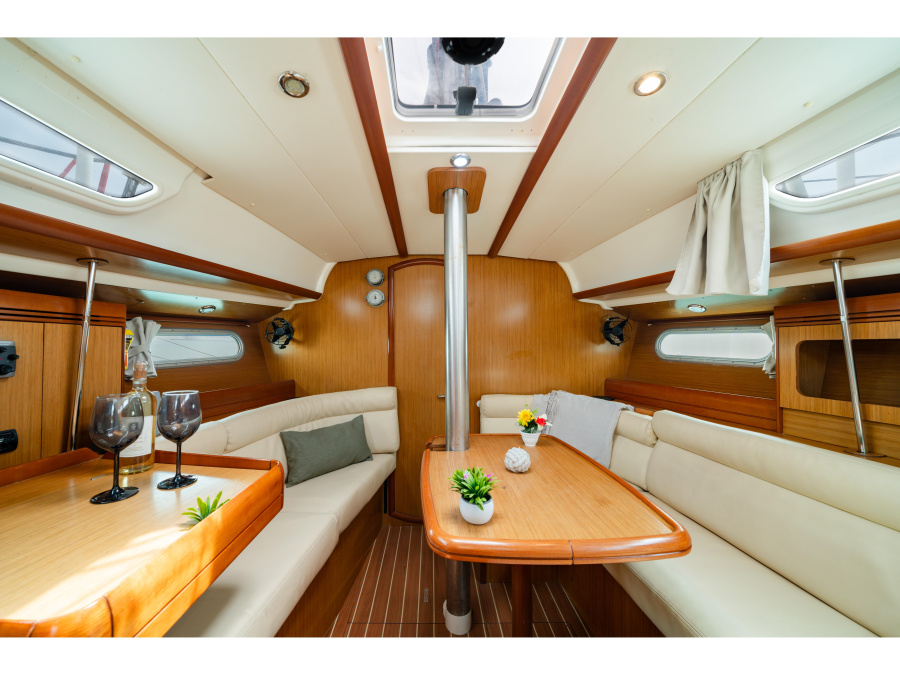 Interior image - 0