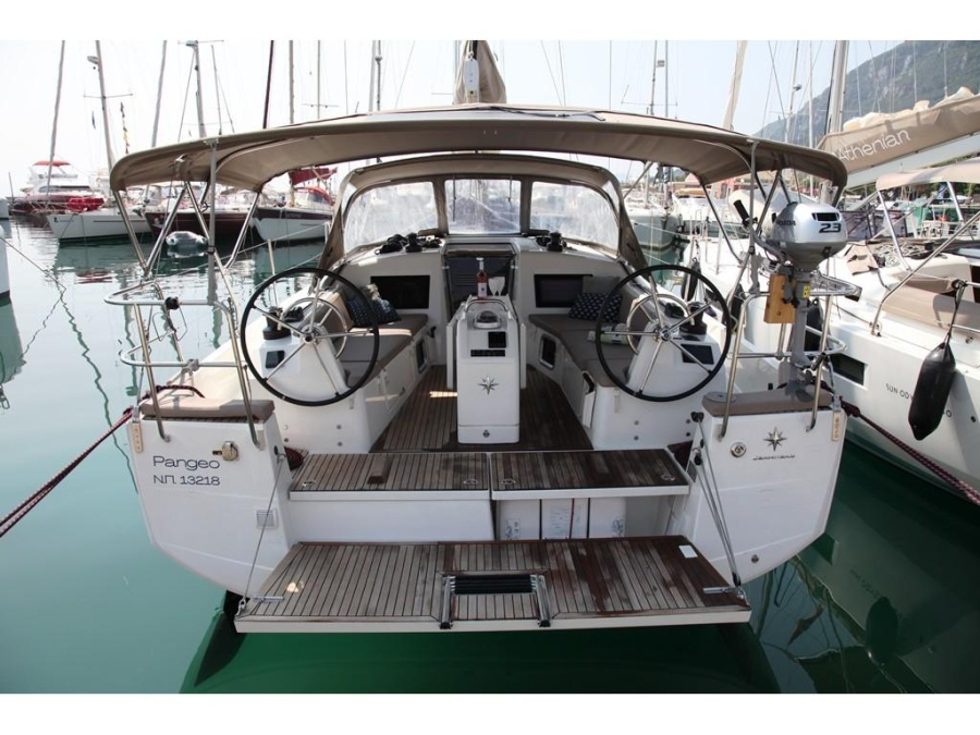 Photo #1 - Sun Odyssey 410 (PANGEO) en Marina Benitses - 3679