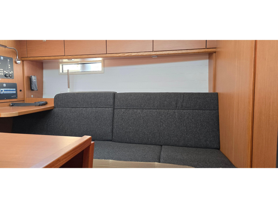 Interior image - 2