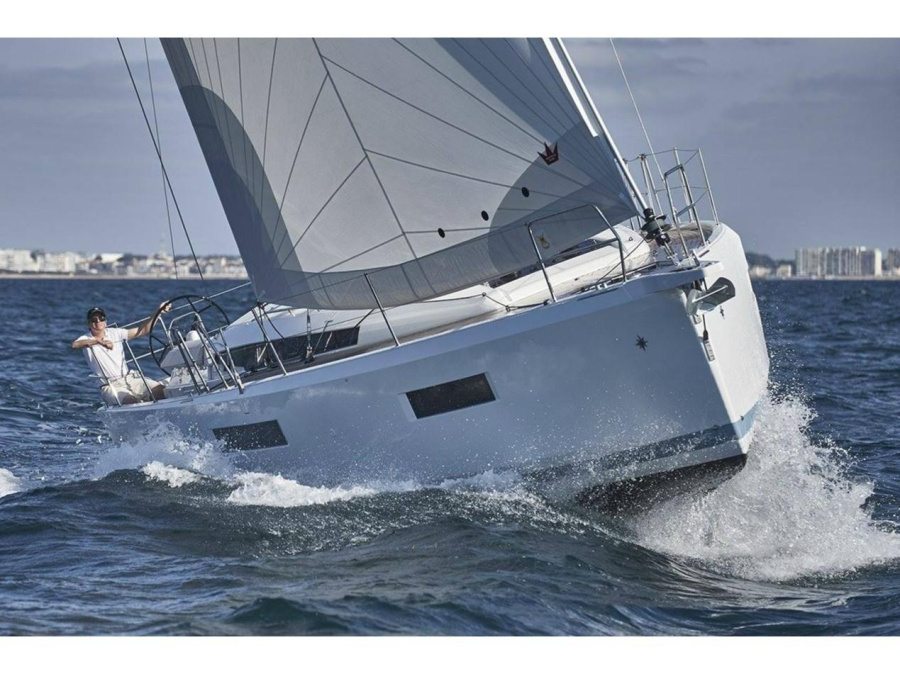 Photo #1 - Sun Odyssey 440 (Ondeck) en Alimos Marina - 10384