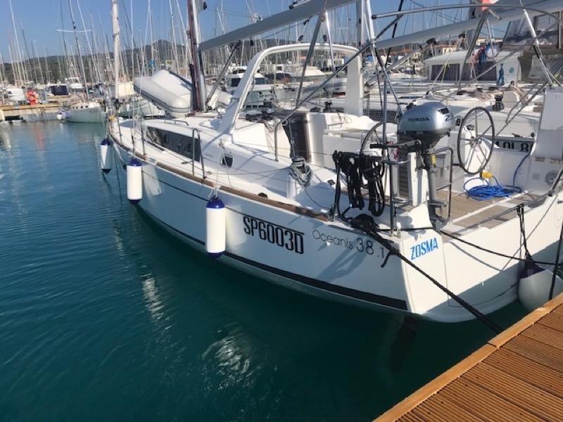 Photo #1 - Oceanis 38.1 (Zosma) en Marina Cala de' Medici - 8523