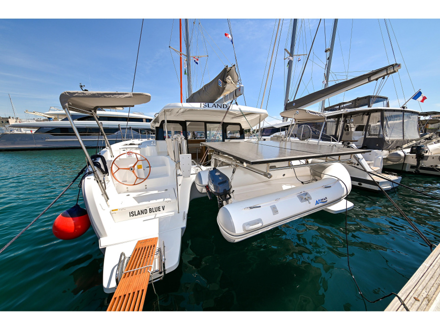 Photo #1 - Excess 11 (ISLAND BLUE V) en Marina - 20547