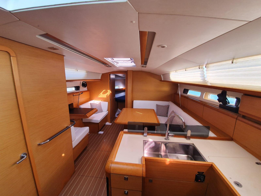 Interior image - 1