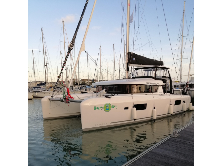 Photo #1 - Lagoon 42 (HAPPY KEY) en Marina Frapa - 9447
