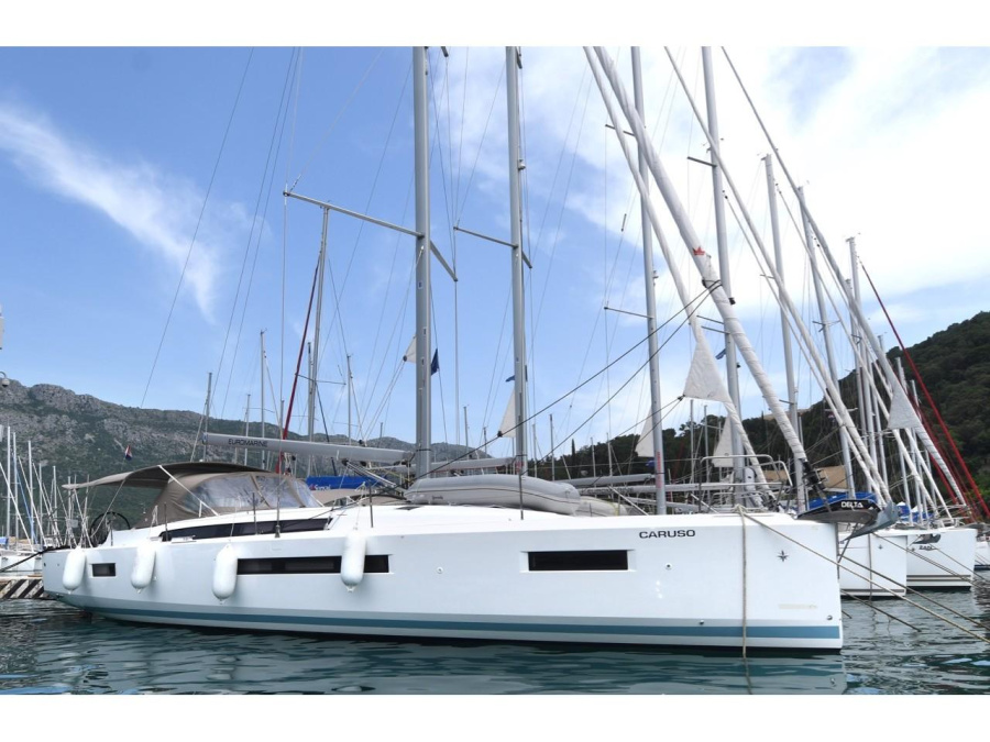 Photo #1 - Sun Odyssey 490 "LUXE" (Caruso) en ACI Marina - 11156