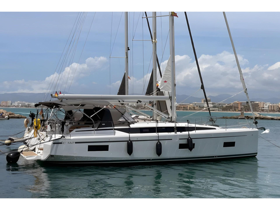 Photo #1 - Bavaria C42 (Blue Eyes) en  - 65386