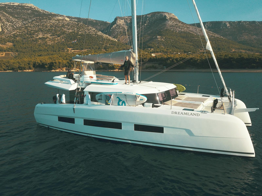 Photo #1 - Dufour Catamaran 48 (SEAVEN) en Marina Kaštela - 11870