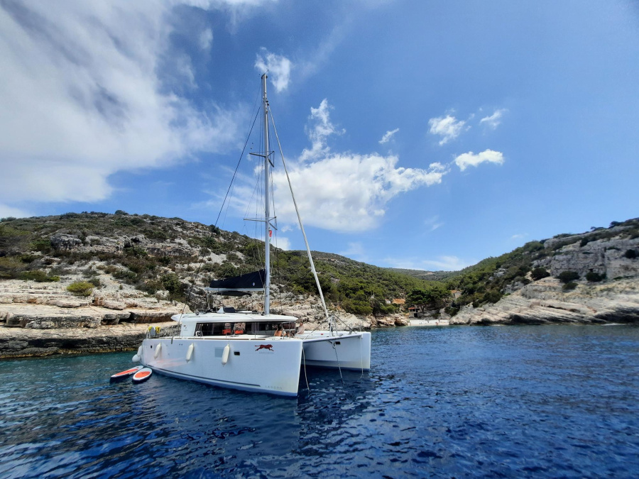 Photo #1 - Lagoon 450  F (ADRIATIC CHEETAH) en Marina Kaštela - 5237