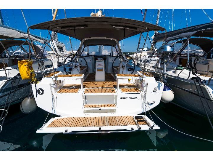 Photo #1 - Oceanis 38 (GREY PEARL) en Marina - 12159