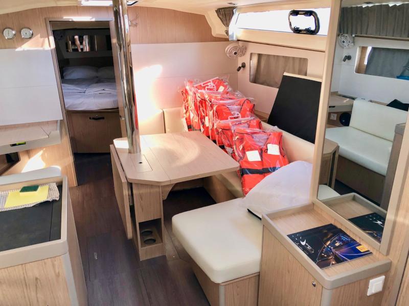 Interior image - 2