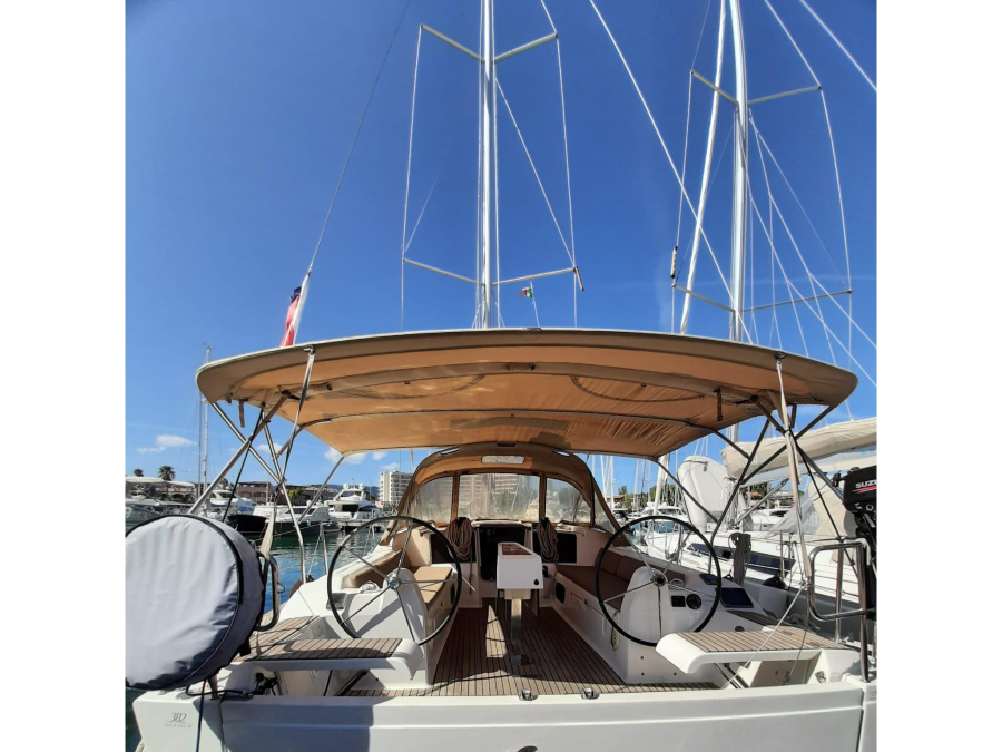 Photo #1 - Dufour 382 Grand Large (Notus) en Marina - 6824