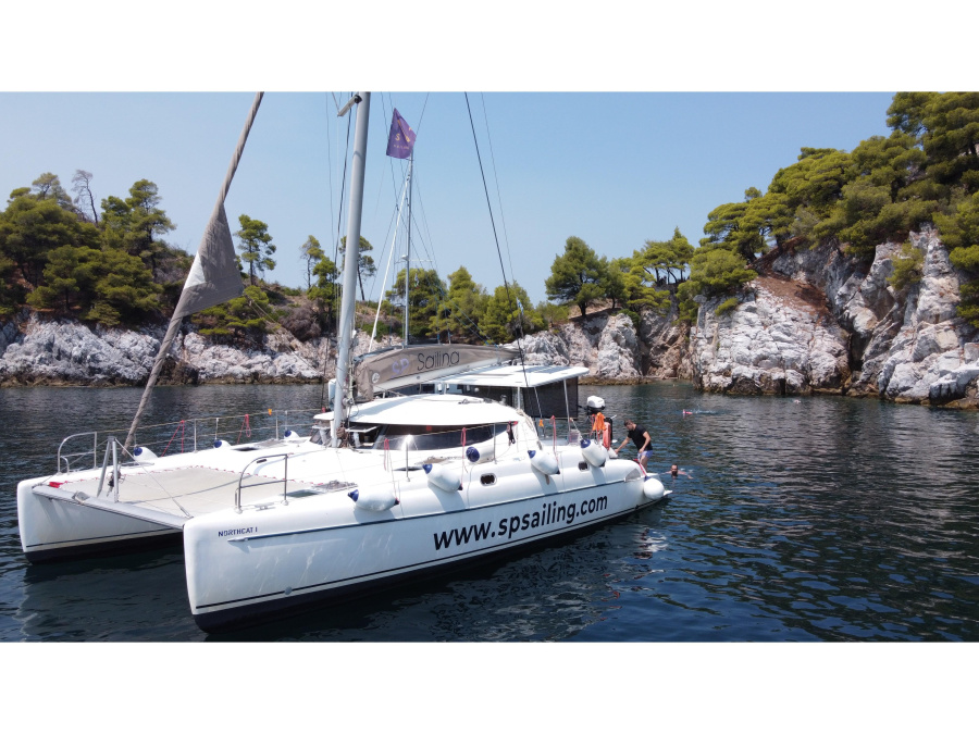 Photo #1 - Athena 38 (North Cat 1) en Port of - 18187