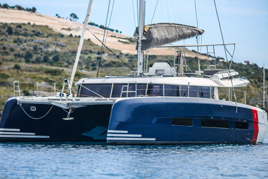 Photo #1 - Dufour 48 Catamaran (ROY) en Marina Kremik - 16442