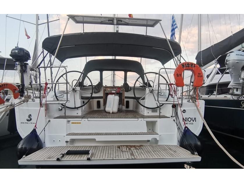 Photo #1 - Oceanis 40.1 (Niovi) en Marina - 11095